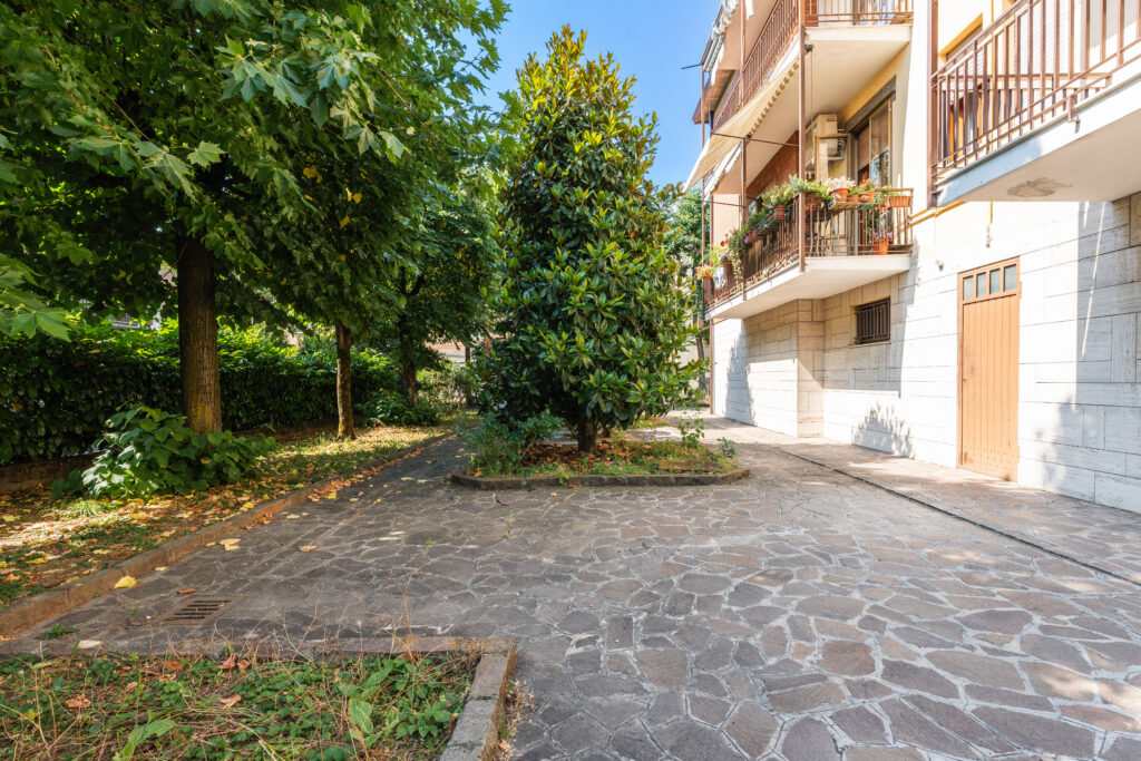 Esterno, Via Bassano del Grappa 36 — foto 6