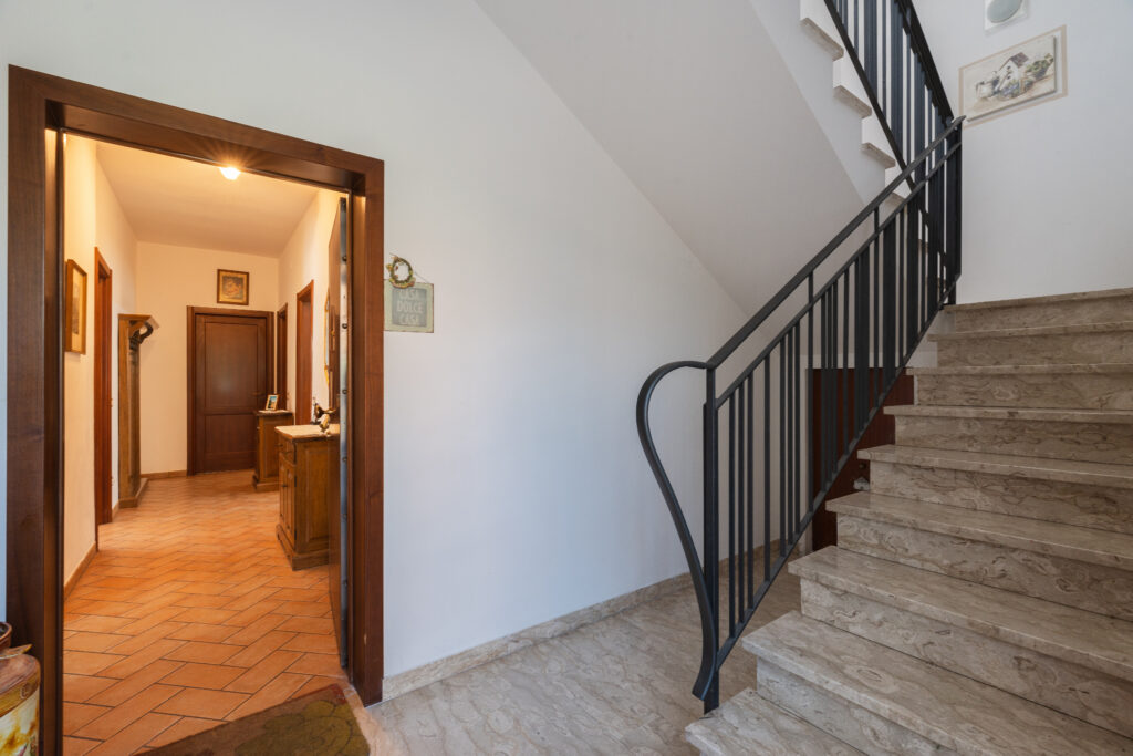 Ingresso con vista sulle scale